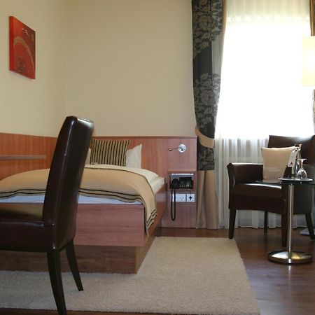 Hotel Merkur Baden-Baden Quarto foto