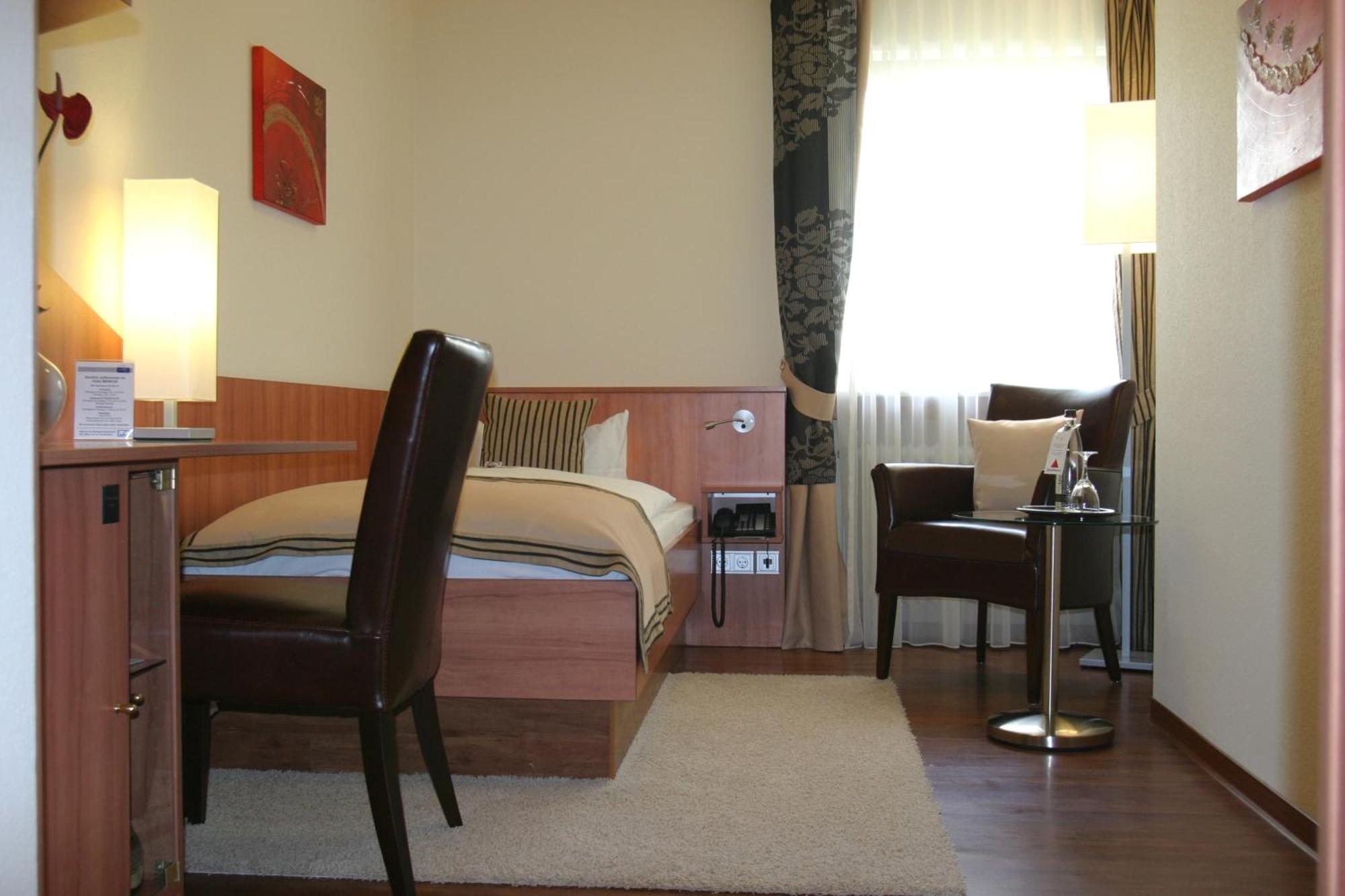 Hotel Merkur Baden-Baden Quarto foto